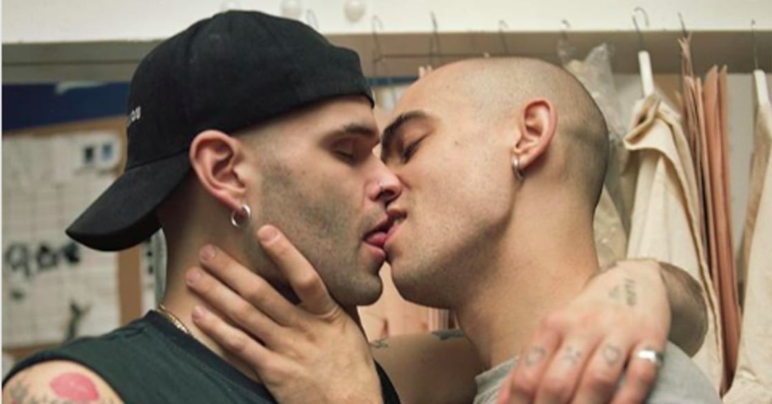同志親吻照惹議？英國攝影師：我會繼續拍，直到所有人看見愛情的多元可能