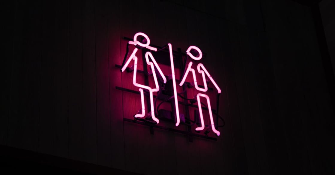 廁所文學：廁所牆壁除了張貼笑話，還能有性別多元想像