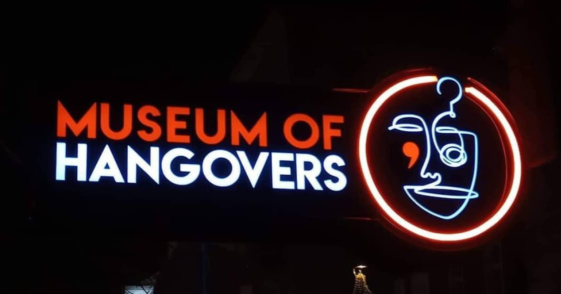 「當我睡醒時，身旁躺著我的前任」全球首座「宿醉博物館」，收藏人們酒醉後的瘋狂事