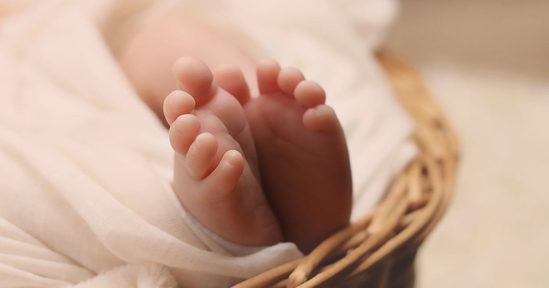 寶寶的睡眠顧問｜寶寶半夜哭要餵奶嗎？實用有效的哄睡指引