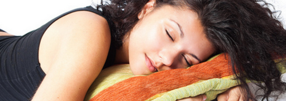 為何總是失眠又情緒不穩？側睡、仰睡、趴睡其實會影響身體健康！