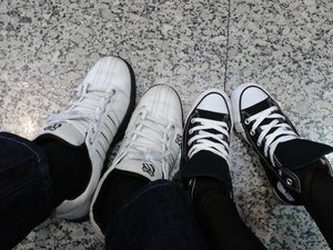 就是要和你四處走走