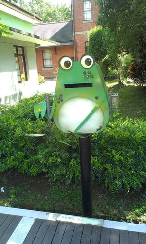 旅遊時~別忘了寄張明信片給久違的朋友唄~