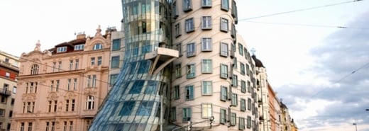 「會跳舞的房子」by 鬼才設計師 Gehry