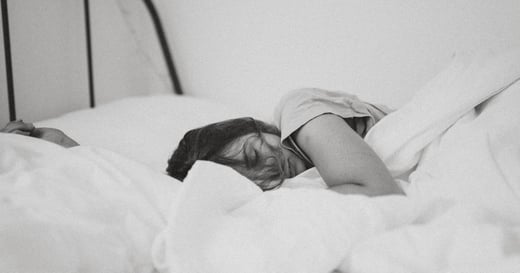 總是睡睡醒醒、翻來覆去？睡眠專家的八個建議，給容易失眠的你