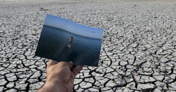 紀實攝影集：枯竭、乾旱、暖化，地球正在死亡你看見了嗎？