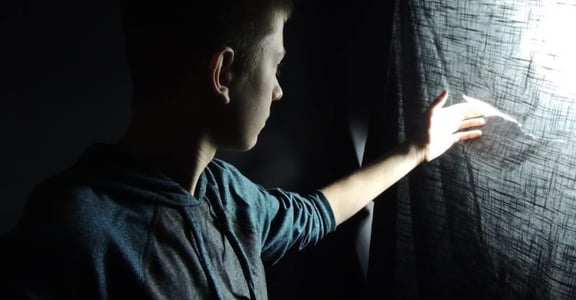 致性侵受害者的一封復原信：你有能力陪心裡的孩子走出黑暗