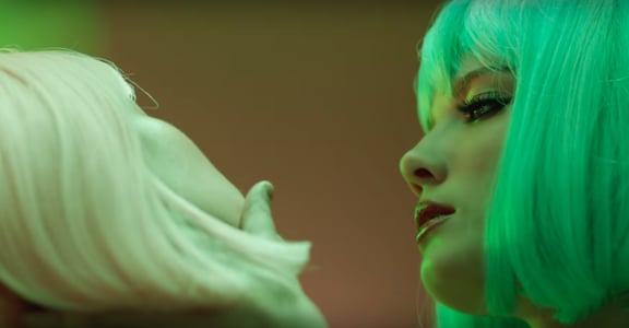 【像我這樣的故事】Halsey：我太年輕，不該明白胯下的那種疼痛