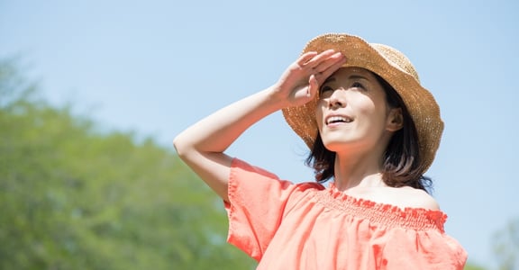 夏季保養｜別讓肌膚跟著放暑假，盛夏依舊綻放自信水玉光