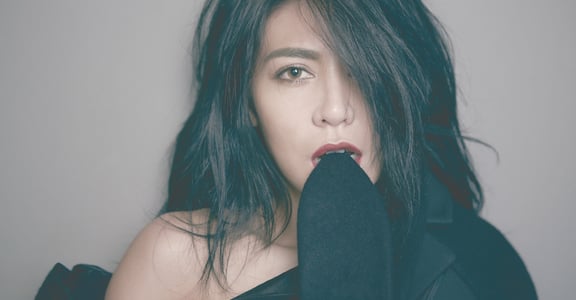 靈魂女聲艾怡良：人生是垂直活著，離開時就水平留戀著