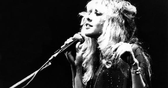 Stevie Nicks：史上首位登上搖滾名人堂兩次的女歌手