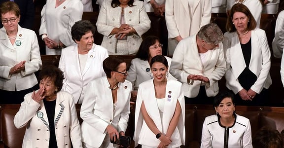 寫在川普國情咨文之後：為什麼女性政治人物要穿白衣？