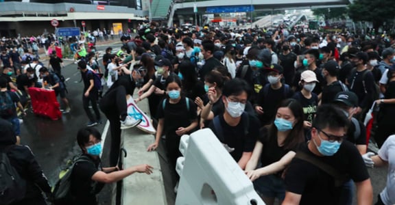 撐香港，也撐性別平權！「反送中」現場，被蕩婦羞辱的女性