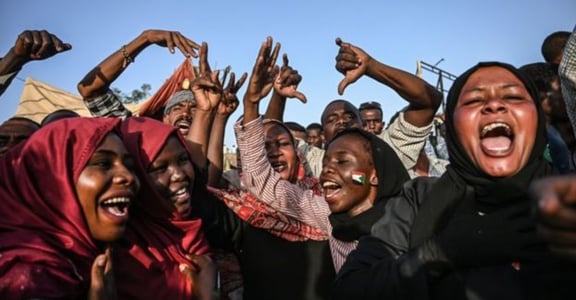 英國女同志遭襲擊、蘇丹軍方鼓勵強暴：世界變得更好前，我們能怎麼做？