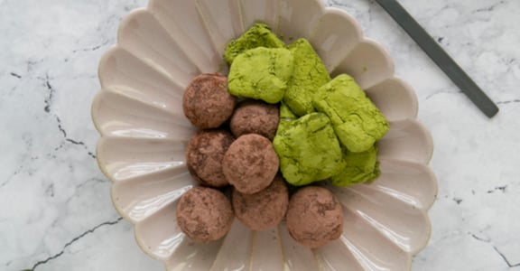 減醣也能享受甜點！抹茶起司磚、莓果巧克力球食譜