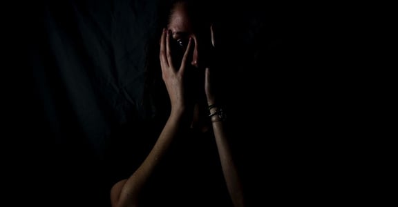 每 3 天，有 1 名女子被前伴侶殺害：家暴頻傳，法國怎麼了？