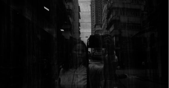 在他的鏡頭下，香港是座孤獨的城市：移工攝影師故事
