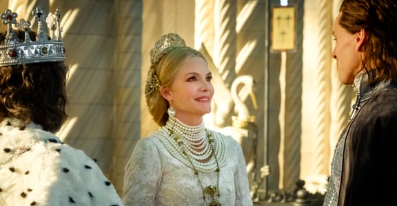 比梅菲瑟更暗黑！《黑魔女 2》的英格麗皇后其實沒那麼壞？