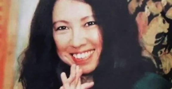 領我們走過世界的荒涼與溫暖，她的名字叫三毛