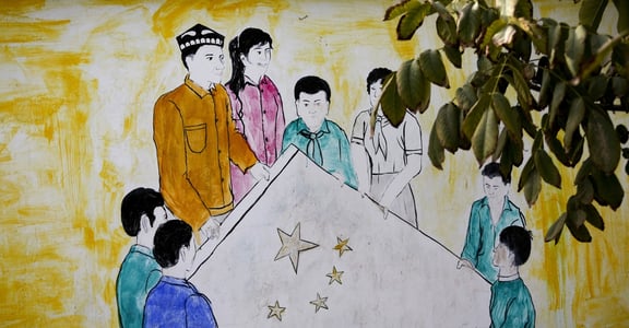強迫與漢人結親、每家裝設監視器：新疆，一座沒有圍牆的監獄
