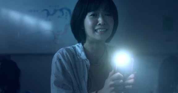 不敢看鬼片卻在鬼月拍鬼片 嚴正嵐在《女鬼橋》飾演通靈少女