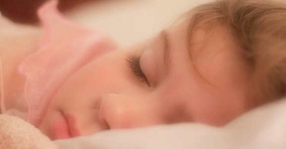 親密是教養的起點：培養孩子的良好睡眠
