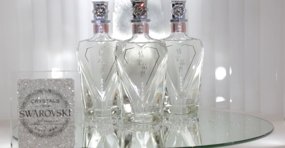 情定水鑽高粱金門酒，全台限量上市。