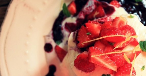 美味料理食譜：手作幸福甜點，鮮莓果醬冰淇淋