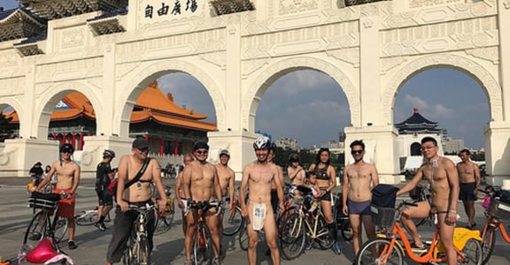 台北裸騎：一個人裸體是造反，一群人裸體是民意