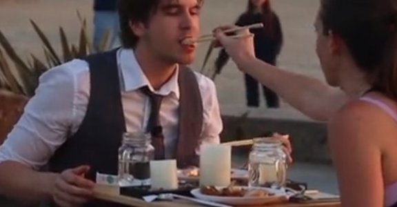 10秒就位！史上最快速陌生人突擊約會 Instant Date