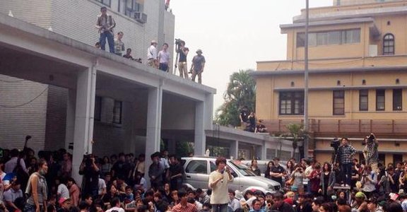 3/19 立法院服貿現場走訪：一堂真實上演的公民教育課