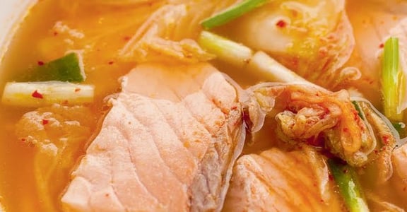 美味料理食譜：鮭魚泡菜鍋