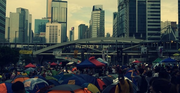 「香港不再臭了」走過17年，民主與道路開始芬芳