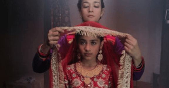 《南亞的新娘》刻畫童婚的痛 : 還給她們象徵幸福的嫁紗