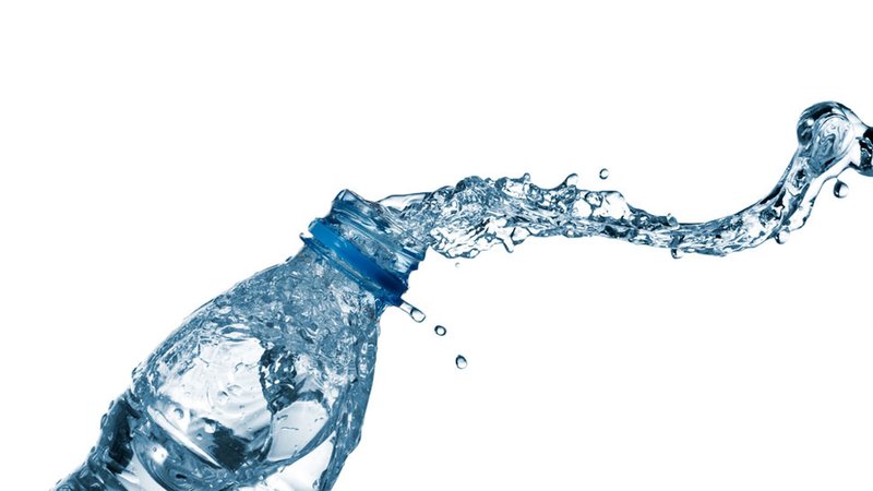 女人迷一日網摘（2013/8/5）用塑膠瓶喝水會長皺紋
