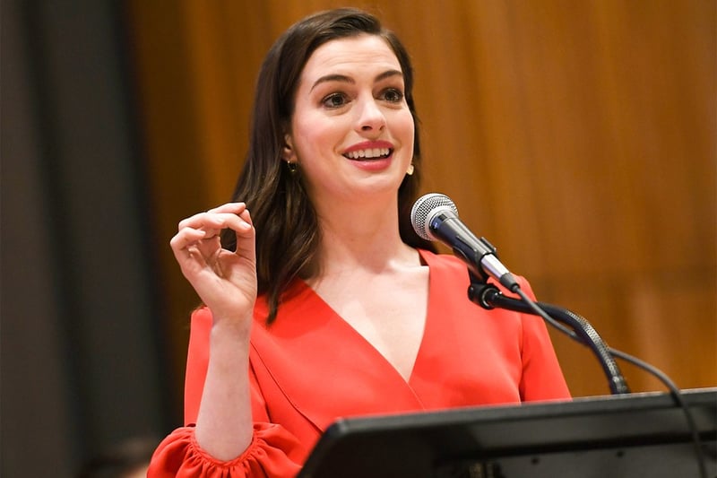 [Image: womany_Anne_hathaway_1489034588-25660-7273.jpg]