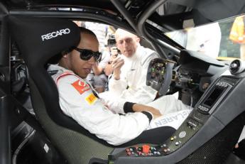 Lewis Hamilton / McLaren MP4-12C GT3  