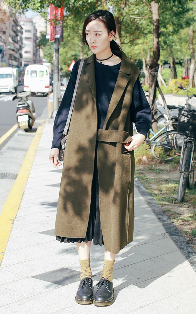 天氣忽冷忽熱 學這八種 背心外套 穿搭 女人迷womany